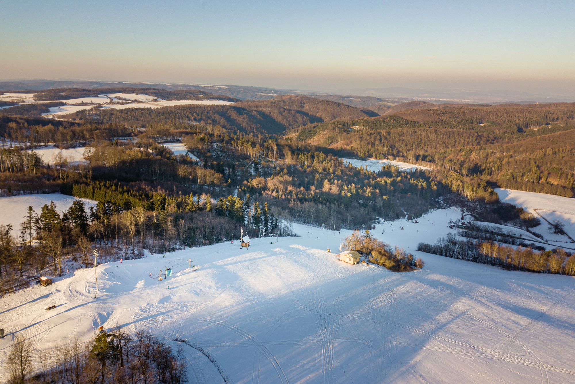 Pohled na lyžařský areál Kladky